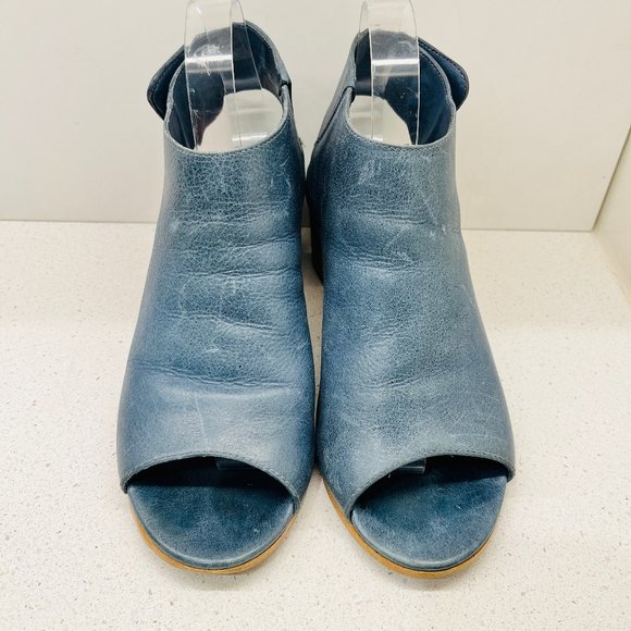 Steve Madden Shalow Blue Leather Peep Toe Sandals Shoes Snap Button Open Heel 10 - Picture 2 of 15